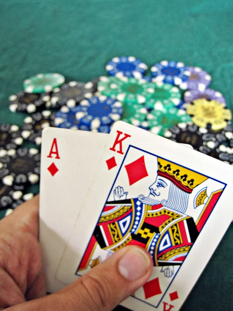 Five Ways Beginners Bleed Money at the Tables (And the Exact Fixes)